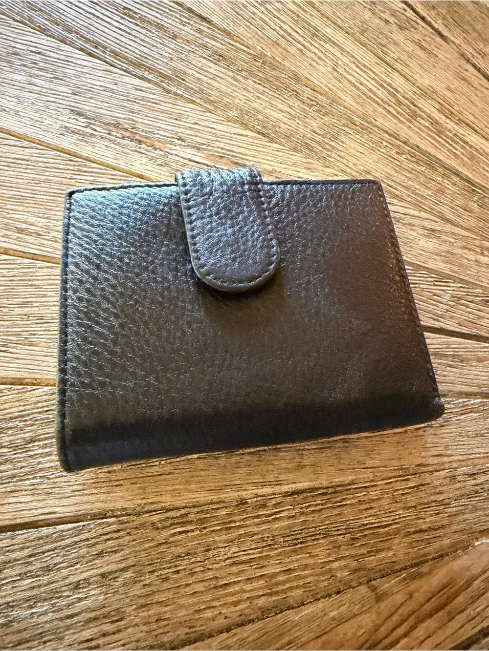 Buxton Women’s black Leather Trifold Wallet multi card compartment organizer